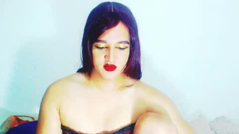Snapshot of sophiehillsxo chatting on April 17, 2026, 12:35 am sophiehillsxo online show from April 17, 2026, 12:35 am