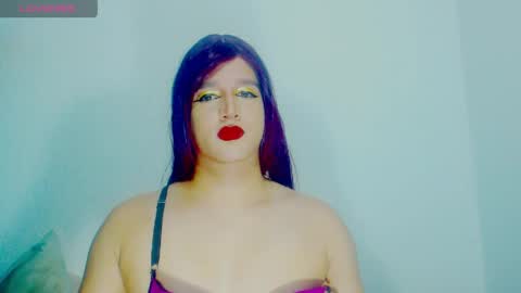 Snapshot of sophiehillsxo chatting on May 7, 2026, 3:23 am sophiehillsxo online show from May 7, 2026, 3:23 am