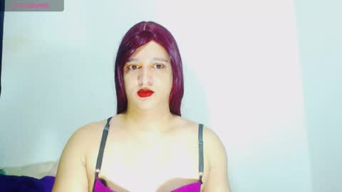 Snapshot of sophiehillsxo chatting on May 23, 2026, 10:30 am sophiehillsxo online show from May 23, 2026, 10:30 am