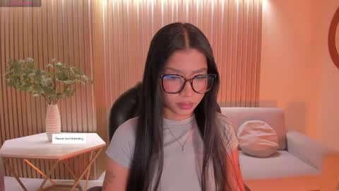 Sophie Houston online show from June 8, 2026, 4:57 am