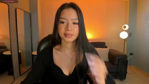 Sophie Houston online show from June 9, 2026, 2:45 am