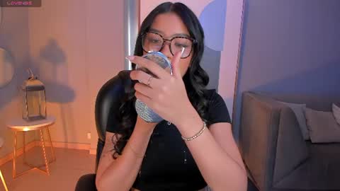 Sophie Houston online show from June 13, 2026, 2:42 am