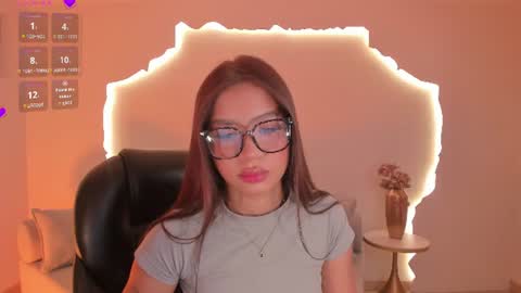 Sophie Houston online show from June 27, 2026, 3:44 am