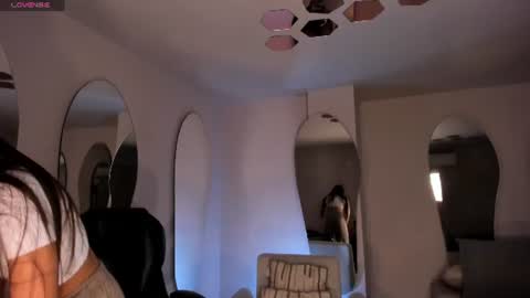 Sophie Houston online show from July 5, 2026, 2:40 am