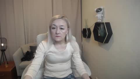 Snapshot of sophiekittyy chatting on April 25, 2026, 6:27 am sophiekittyy online show from April 25, 2026, 6:27 am