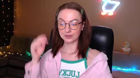 sophieleroux online show from February 23, 2026, 7:06 am