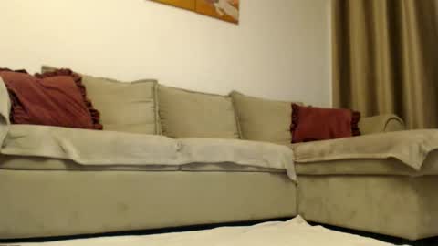sophieluxe online show from June 5, 2026, 10:04 pm