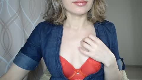Sophiemisss online show from November 7, 2025, 7:41 am