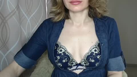 Sophiemisss online show from April 10, 2026, 6:18 am