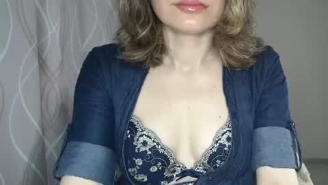 Sophiemisss online show from June 12, 2026, 6:23 am