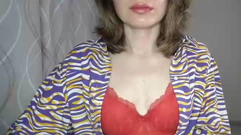 Sophiemisss online show from June 18, 2026, 6:13 am