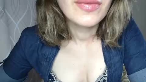 Sophiemisss online show from July 4, 2026, 6:19 am