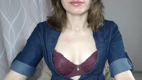 Sophiemisss online show from July 22, 2026, 6:27 am