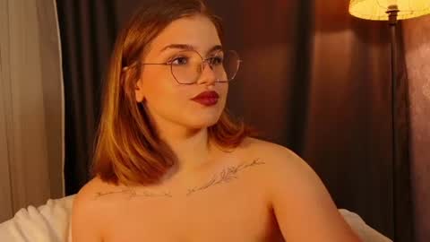 Sophie online show from July 4, 2026, 8:26 pm