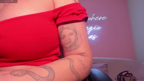 Sophie  Palmer online show from June 21, 2026, 12:08 pm