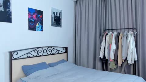 SophieRayne online show from March 2, 2026, 10:44 am