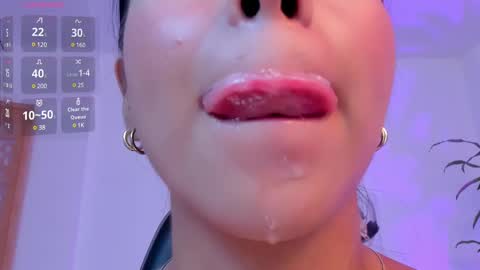 Snapshot of sophierooy chatting on February 18, 2025, 6:04 pm sophierooy online show from February 18, 2025, 6:04 pm