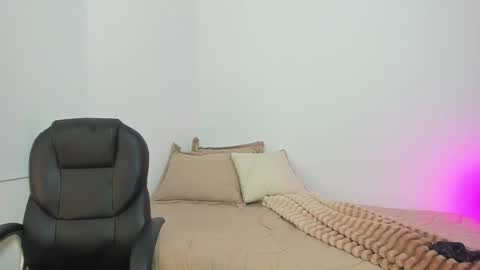 Snapshot of sophiesoft_ chatting on May 16, 2026, 2:16 pm Sophy online show from May 16, 2026, 2:16 pm