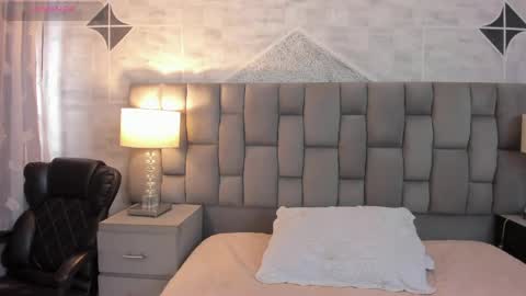 sophiewatson_ online show from May 21, 2026, 2:46 pm