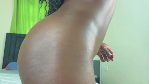sophisticated_seline online show from May 5, 2026, 10:23 am