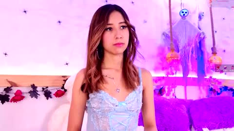 Sophie online show from October 7, 2025, 12:24 pm