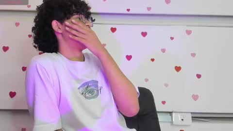 sorenandree online show from March 11, 2025, 6:43 am