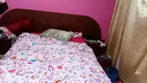 Candy   online show from March 12, 2025, 5:02 am