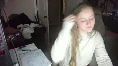 Snapshot of southerbunny chatting on November 27, 2025, 12:13 am Bunnydathug online show from November 27, 2025, 12:13 am