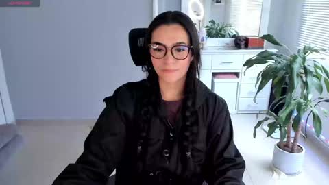 Snapshot of soyabby_ chatting on January 14, 2025, 9:41 pm Luisa online show from January 14, 2025, 9:41 pm