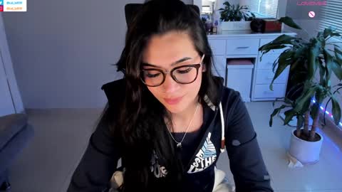 Snapshot of soyabby_ chatting on January 15, 2025, 10:35 pm Luisa online show from January 15, 2025, 10:35 pm