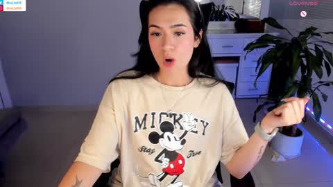 Snapshot of soyabby_ chatting on January 17, 2025, 3:23 am Luisa online show from January 17, 2025, 3:23 am