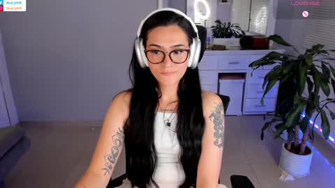 Snapshot of soyabby_ chatting on January 19, 2025, 11:43 pm Luisa online show from January 19, 2025, 11:43 pm