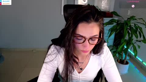 Snapshot of soyabby_ chatting on January 24, 2025, 12:09 am Luisa online show from January 24, 2025, 12:09 am