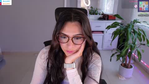 Snapshot of soyabby_ chatting on January 25, 2025, 10:39 pm Luisa online show from January 25, 2025, 10:39 pm