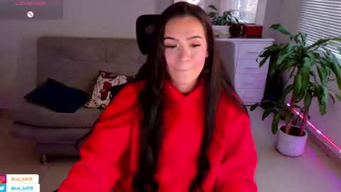 Snapshot of soyabby_ chatting on February 13, 2025, 10:11 pm Luisa online show from February 13, 2025, 10:11 pm