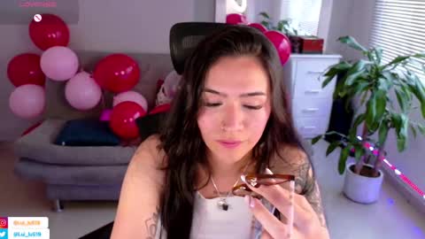 Snapshot of soyabby_ chatting on February 16, 2025, 10:21 pm Luisa online show from February 16, 2025, 10:21 pm