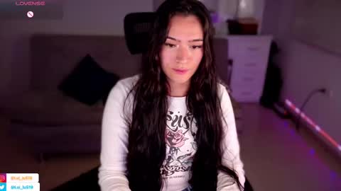 Snapshot of soyabby_ chatting on February 27, 2025, 1:27 am Luisa online show from February 27, 2025, 1:27 am