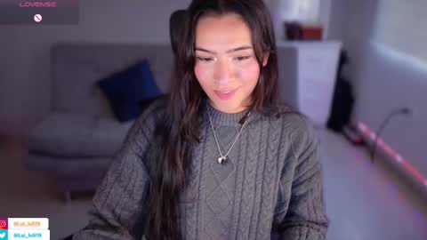 Snapshot of soyabby_ chatting on February 28, 2025, 10:28 pm Luisa online show from February 28, 2025, 10:28 pm