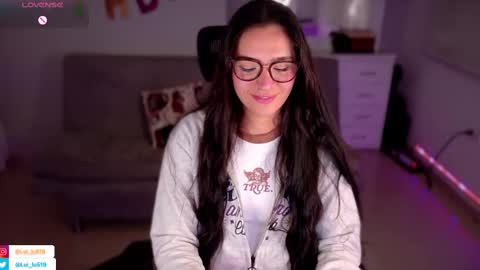 Snapshot of soyabby_ chatting on March 10, 2025, 11:27 pm Luisa online show from March 10, 2025, 11:27 pm