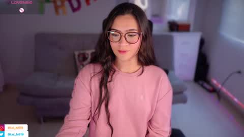 Snapshot of soyabby_ chatting on March 11, 2025, 10:09 pm Luisa online show from March 11, 2025, 10:09 pm