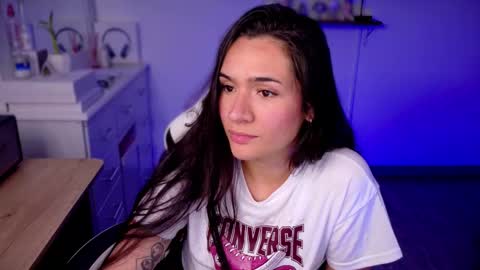 Snapshot of soyabby_ chatting on October 7, 2025, 12:41 am Luisa online show from October 7, 2025, 12:41 am