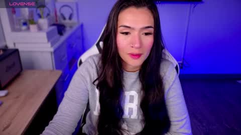 Snapshot of soyabby_ chatting on November 2, 2025, 10:45 pm Luisa online show from November 2, 2025, 10:45 pm