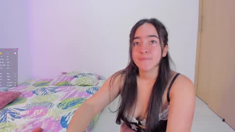 Snapshot of soyamandaa chatting on February 9, 2025, 2:17 am Instagram Soyamandaa 1 online show from February 9, 2025, 2:17 am