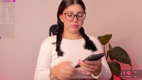 Snapshot of soysamicita_ chatting on January 7, 2025, 10:54 am Sami Diaz online show from January 7, 2025, 10:54 am