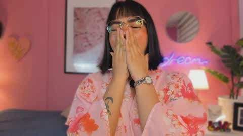 Snapshot of soysaraa_ chatting on May 16, 2026, 5:04 am Aleja online show from May 16, 2026, 5:04 am