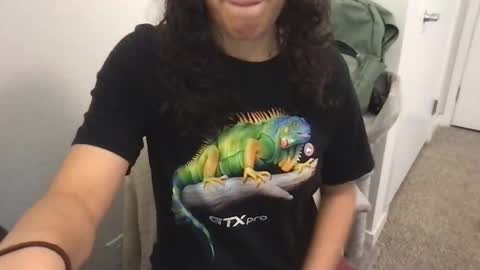 Snapshot of spacey_sub chatting on December 17, 2025, 11:11 pm spacey online show from December 17, 2025, 11:11 pm