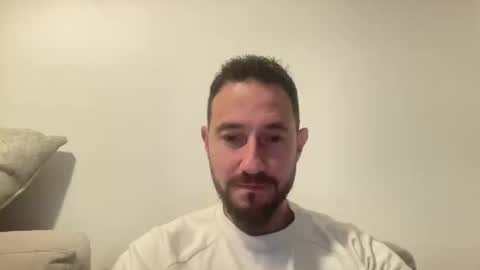 spainmenhot69 online show from December 28, 2024, 7:33 pm