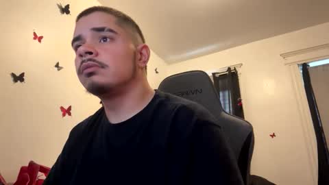 spanishcouple4255 online show from November 19, 2025, 3:34 pm