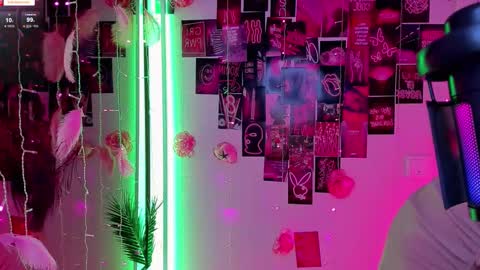 Snapshot of sparklemona chatting on September 14, 2025, 2:33 am SparkleMona online show from September 14, 2025, 2:33 am