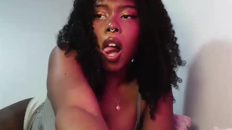 Soleil online show from November 19, 2025, 2:06 pm